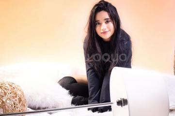 SOFIA HERMOSA JOVEN CALIENTE