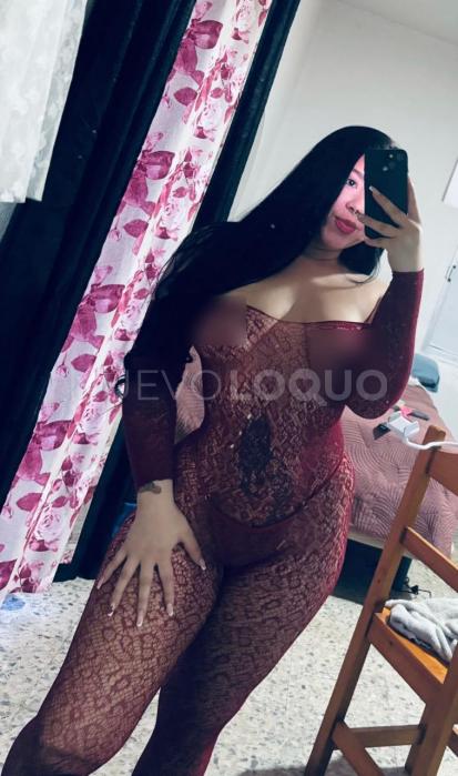  JOVENCITA ENCANTADORA SENSUAL Y EXQUISITA DE PASO POR LA CIUDAD