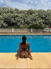 HERMOSA ESTUDIANTE DE PASO POR DENIA, CARIÑOSAS, DIVERTIDAS