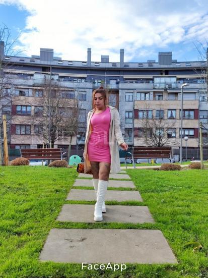  Mia masajista