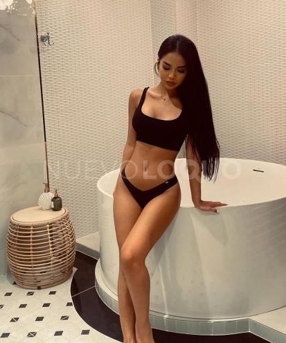  DANA DE SANGRE CALIENTE Y MUY DULCE COMO UN BOMBÓM https:///