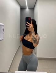 POCAHONTAS LATINA MASAJISTA