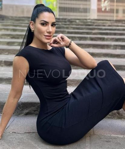  MARIANA ATLÉTICA PELI NEGRA LATINA NATURAL Besos guapos