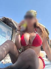 UNA RUBIA EXQUISITA ESPECIAL Y POTENTE