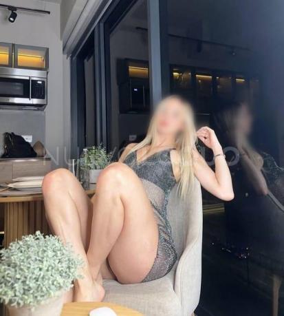  Chica encantadora, cariñosa y complaciente