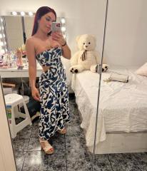 Ariel Bombón pelirroja sexy despampanante