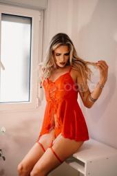 Eduarda chica trans guapa implicada