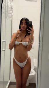 Latina MUY ATRACTIVA y SENSUAL