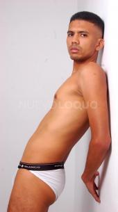 Chico cañero y caliente