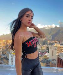 Jovencita divertida ganas de conocrr gente nueva