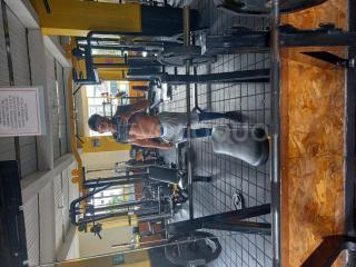Joven colombiano atractivo