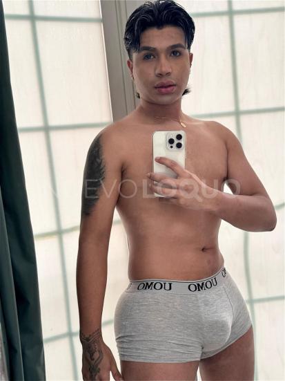  Valentino latino muy caliente Elche.