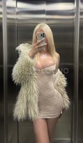 MORBOSA Y MUY JUGUETONA TRAVESTI MUY CALIENTE