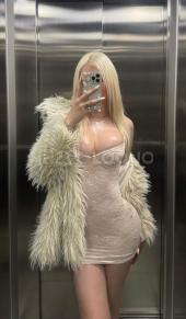 Y MUY JUGUETONA TRAVESTI DISFRUT