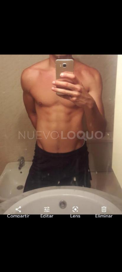  Chico joven moreno