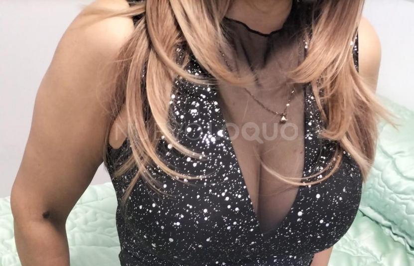  Chica latina simpática hy extrovertida