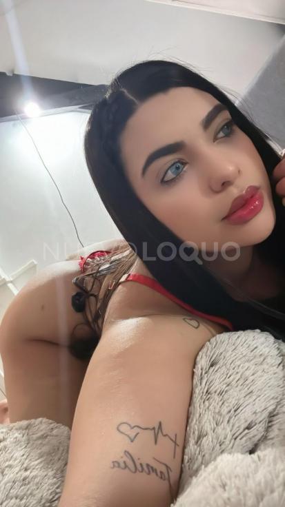  DANIELA MUY COMPLETA