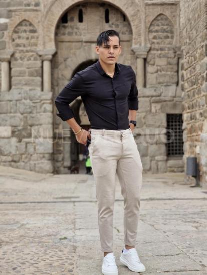  Soy un chico de  años dispuesto a cumplir tu fantacia