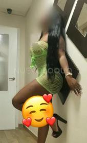 Sandra colombiana ardiente sexy fogosa completa desde rosas