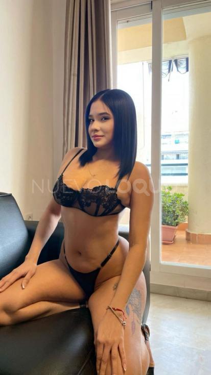  Joven Caliente Nueva por la ZONA