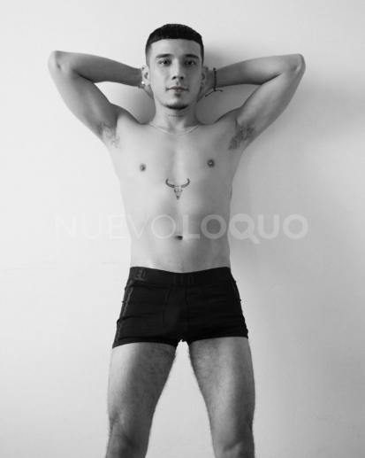  Joven Latino NUEVO