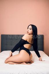 VANESSA ARDIENTE VENEZOLANA DE HRS
