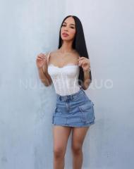 Una jovencita bella y radiante