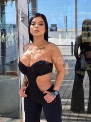 Mi cuerpo ardiente espera tus caricias