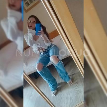  Española jovencita para videollamadas y vídeos calientes 