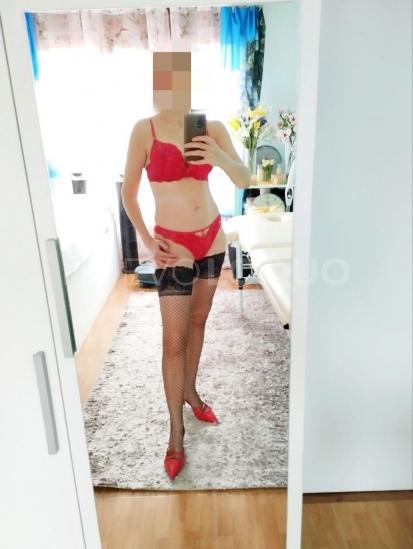  Rubia eslava modelo cada dia Oviedo.