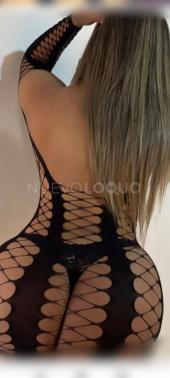 Chica voluptuosa atrevida apasionada