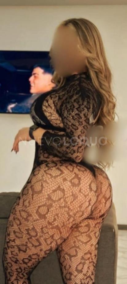  Chica voluptuosa atrevida apasionada