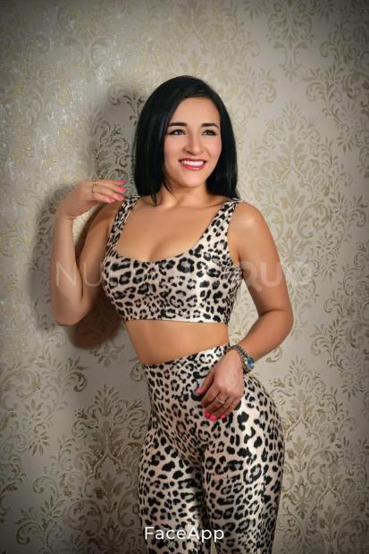  Soy nathalia colombiana delgada cuerpo perfecto