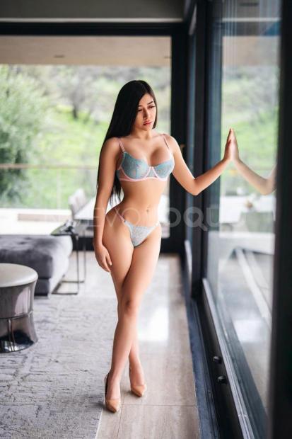  Ahinoa La Sensualidad hecha persona