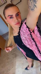 Trans Ana colombiana rubia muy implicada