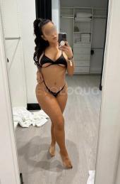 ENMA IRRESISTIBLE Y SIMPATICA, LA ELEGANCIA HECHA MUJER