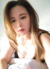 Chica escort Asiatica