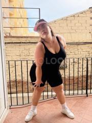Plus size XXL Estrella BBW con un trasero delicioso al lado