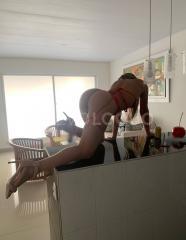 LORENA PIEL TRIGUEÑA FLAQUITA SIMPÁTICA