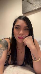 Latina cariñosa y muy complaciente