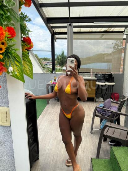  TU MORENA FAVORITA EN LA ZONA