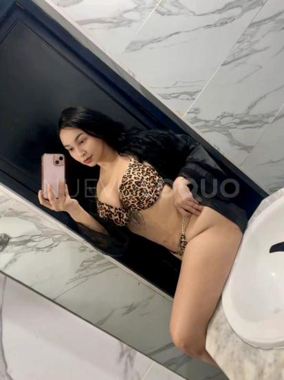  Latina caliente