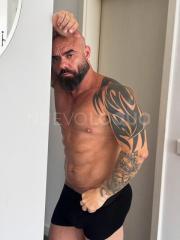 Jonas VIP-  Caballero acompañante en Madrid – Solo del  al  de agosto 