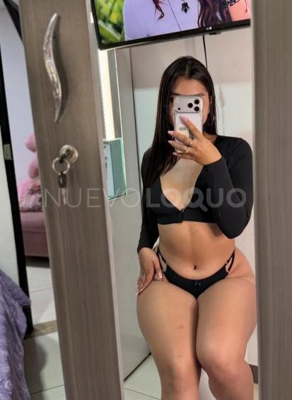  Laura, Morena con curvas provocativas