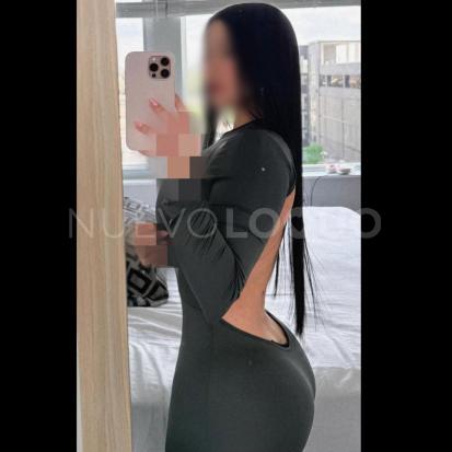  Hermosa latina