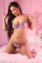 Julieta chica de lujo muy guapa