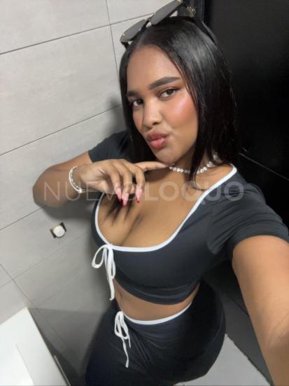  Nicol colombiana morenita