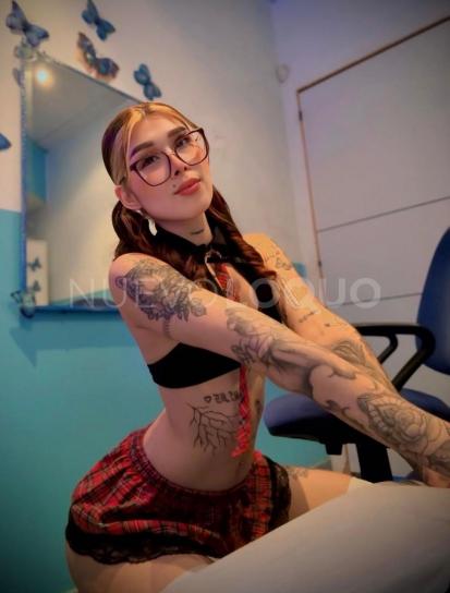  Hermosa latina , de cuerpo escultural