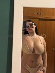 Mía la tetona