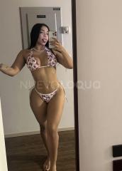 Carolina venezolana con cuerpazo de infarto en sagrada familia